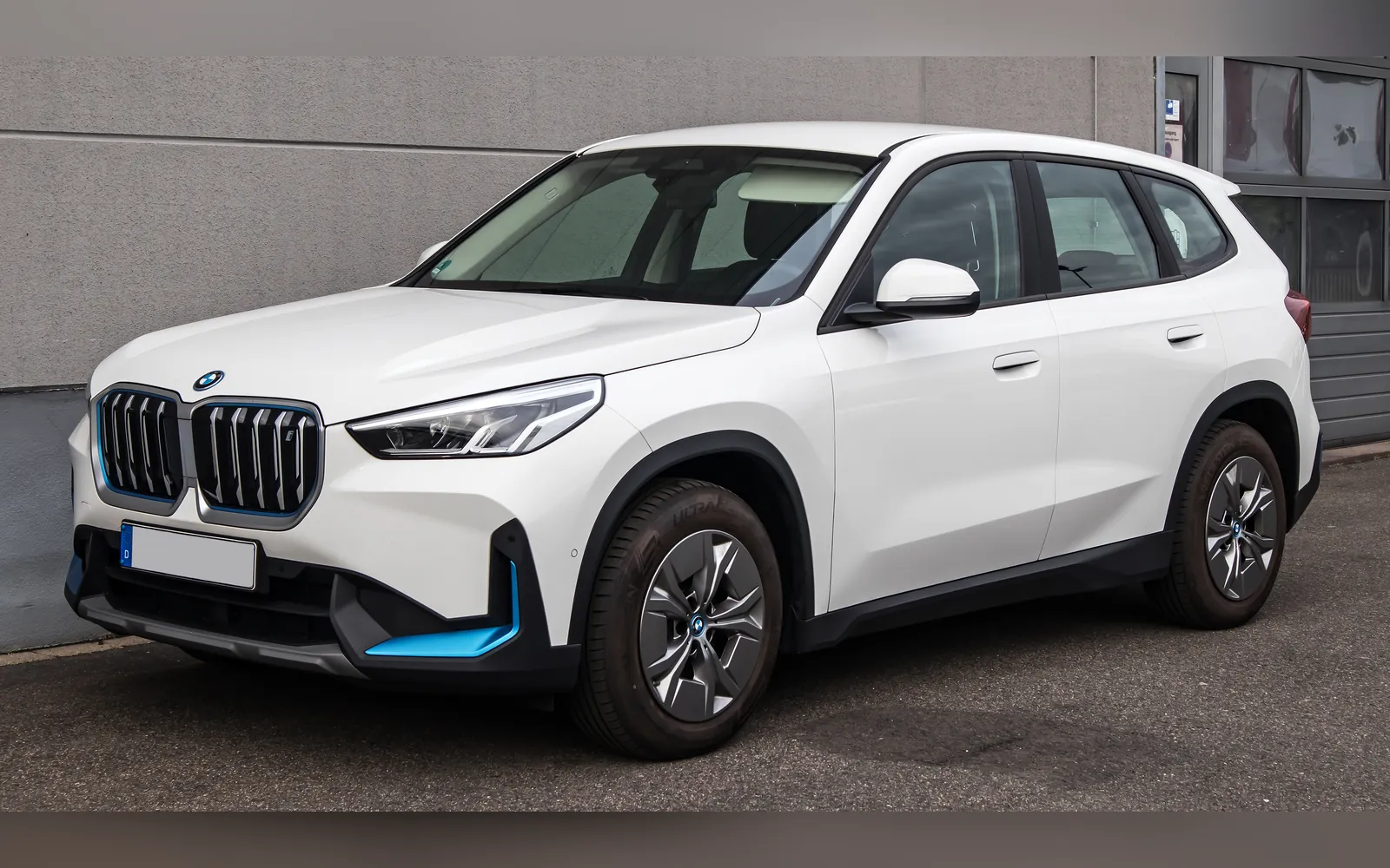 BMW iX1