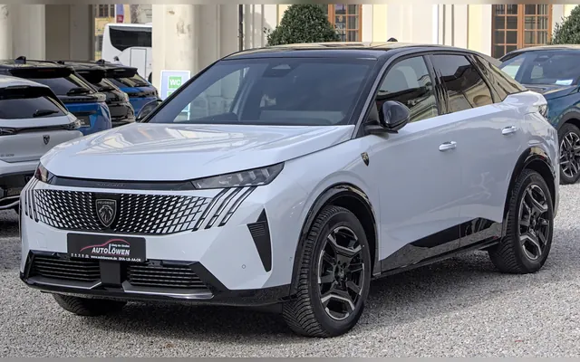 Peugeot e-3008