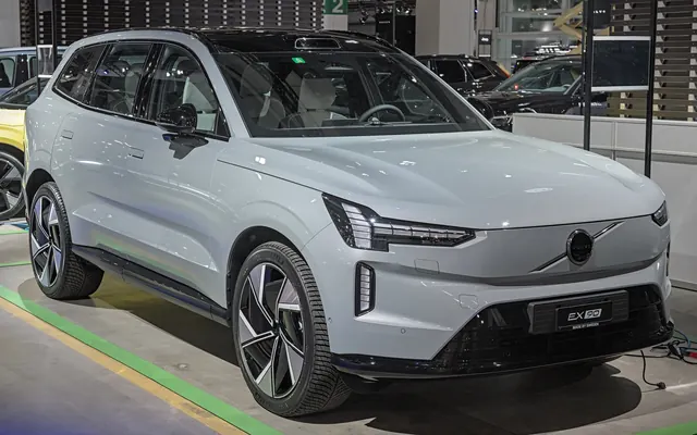 Volvo EX90